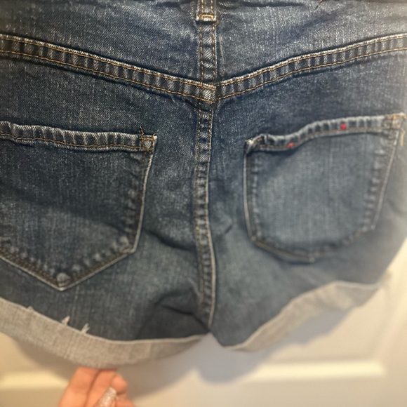 BDG Urban Outfitters Jean Shorts Women’s Size 2 Inseam 2” + Mom High Rise Denim - Picture 7 of 8
